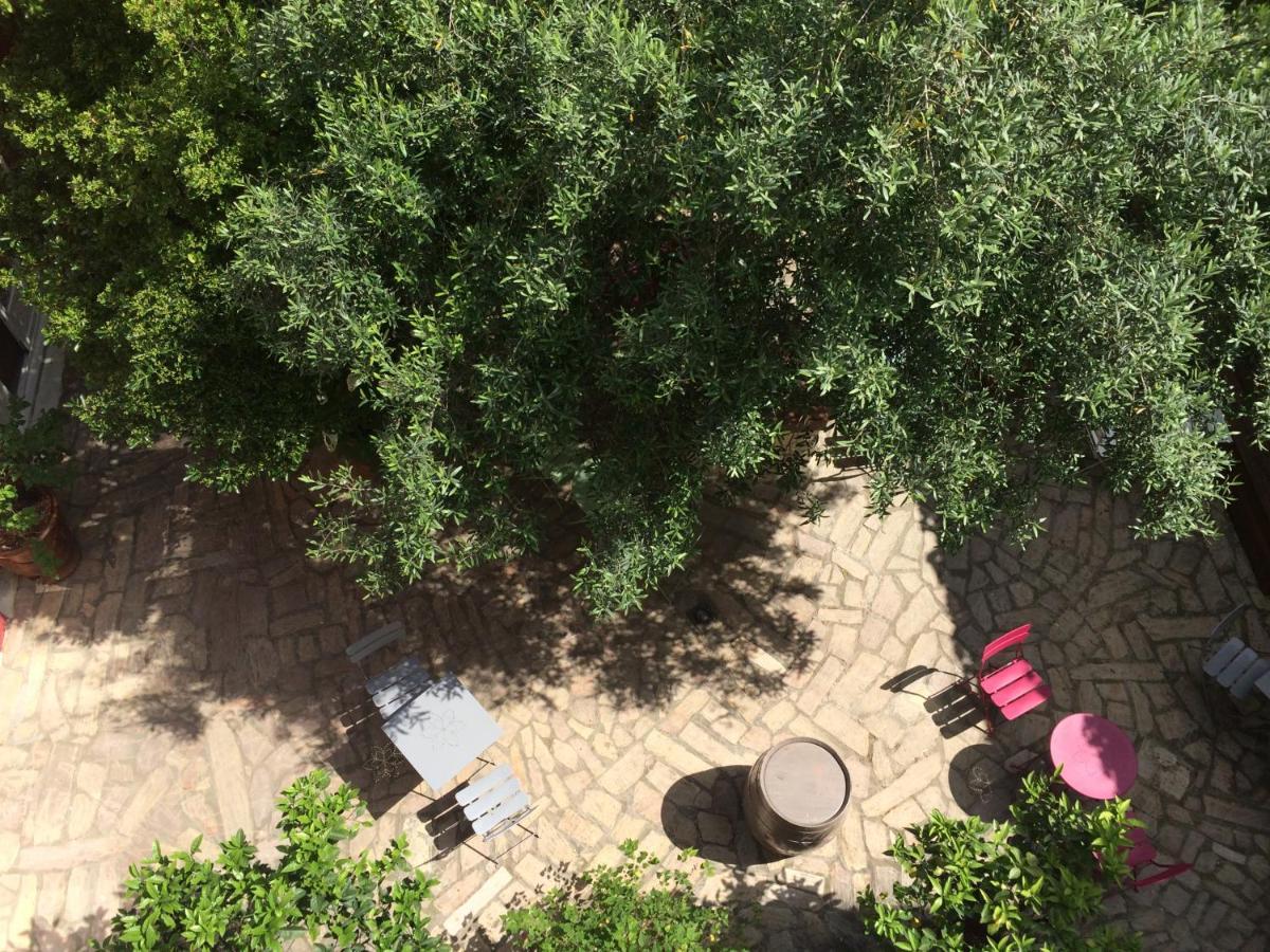 Hotel Saint Louis Aigues-Mortes Exterior photo